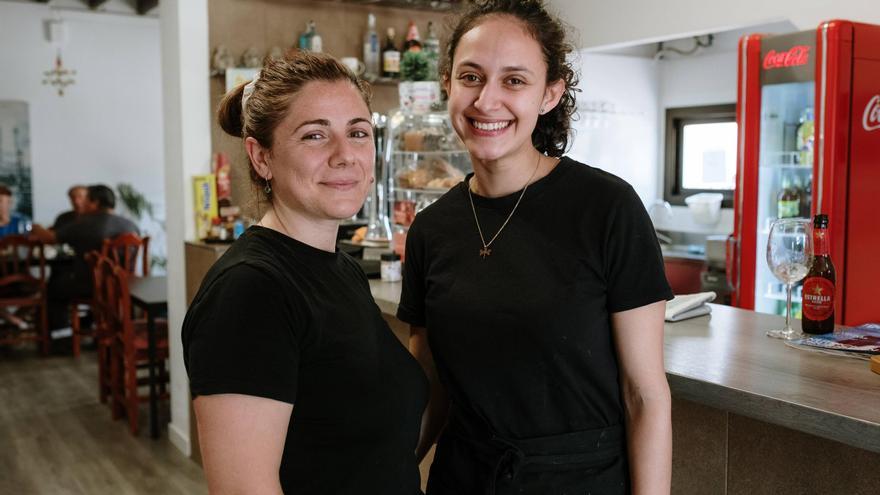 Cristina Roca, &#039;sa madona&#039; del Café Casa Blanca: &quot;Coger el antiguo Can Rigan ha sido por convicción, soy del barrio y quería un bar mallorquín&quot;