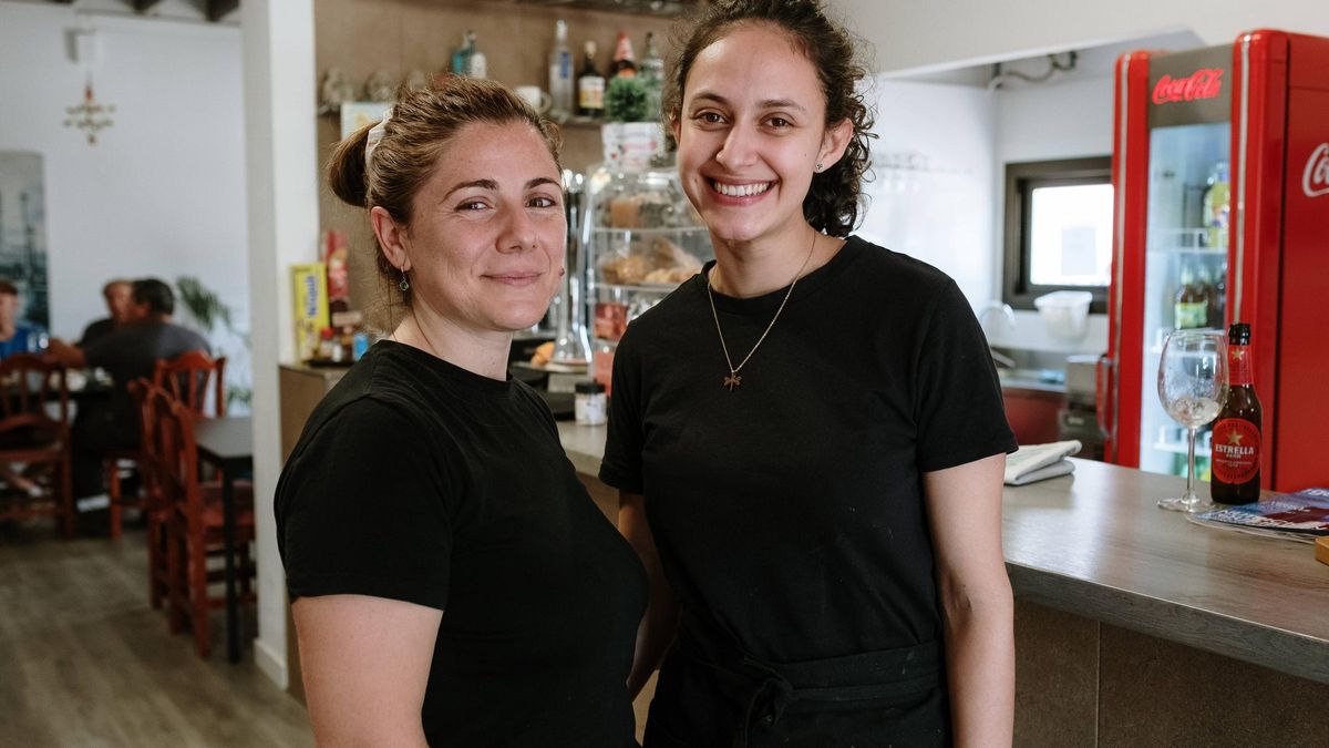 VÍDEO | Café Casa Blanca: «Vine por convicción: soy del barrio y quería un bar normal»