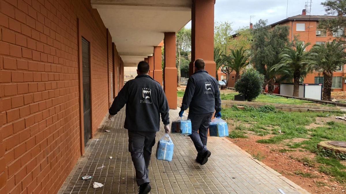 Paterna reparte 443 lotes de alimentación e higiene infantil para los menores más necesitados