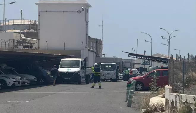 El amplio despliegue de emergencias tras la explosión en el polígono de Salinetas
