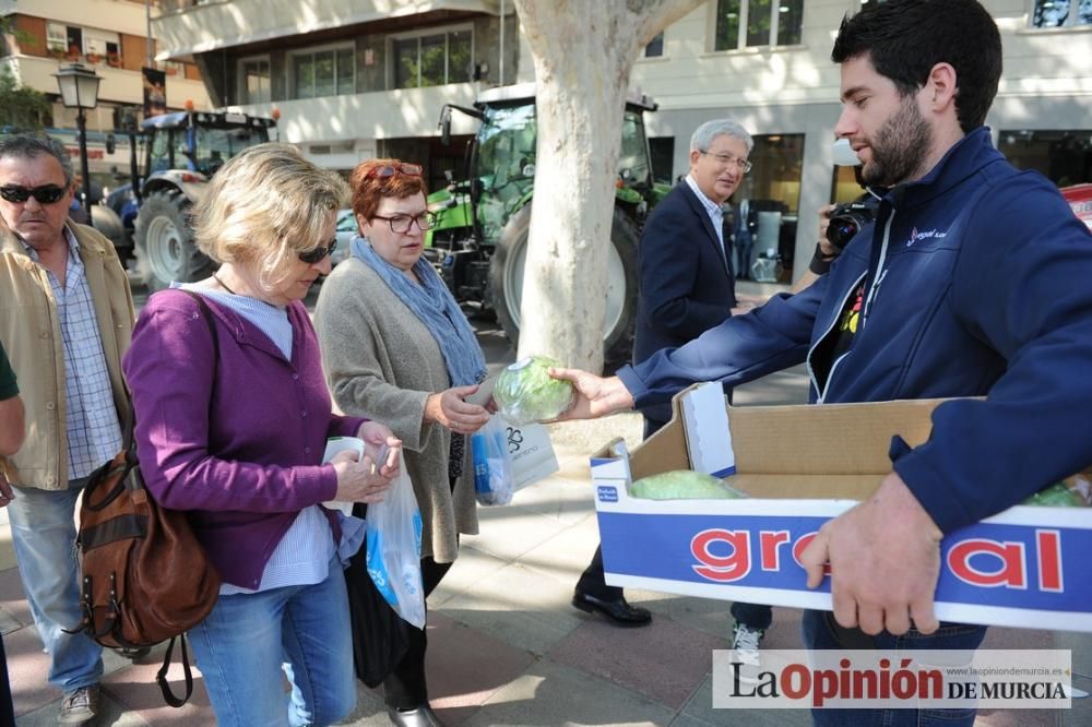 Los tractores se marchan de Murcia después de 29 horas