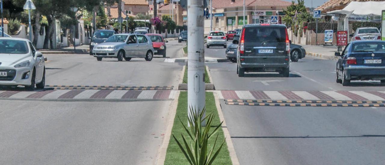 Viales en Orihuela Costa cuyo mantenimiento aún tendrá que esperar para poder ser adjudicado.