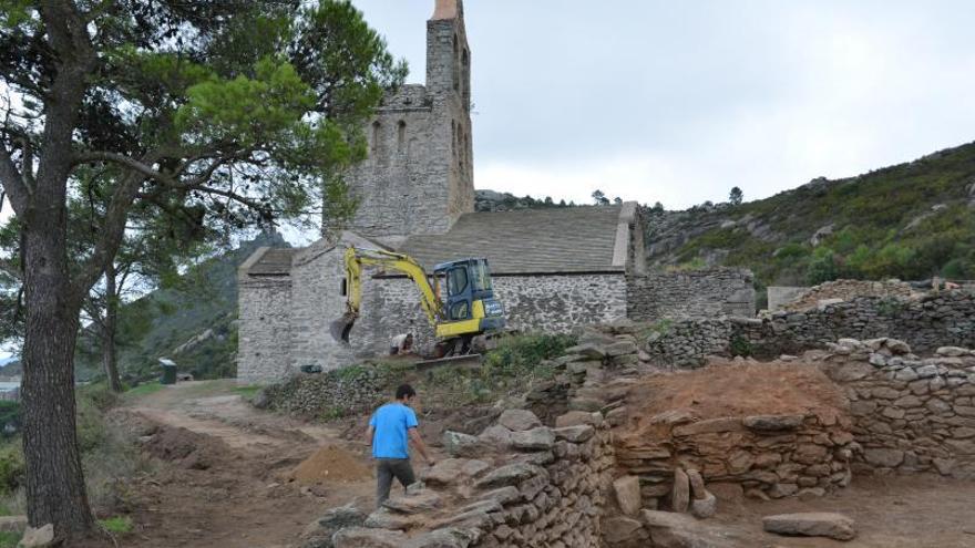 Les darreres excavacions a Santa Helena de Rodes recuperen espai per la visita