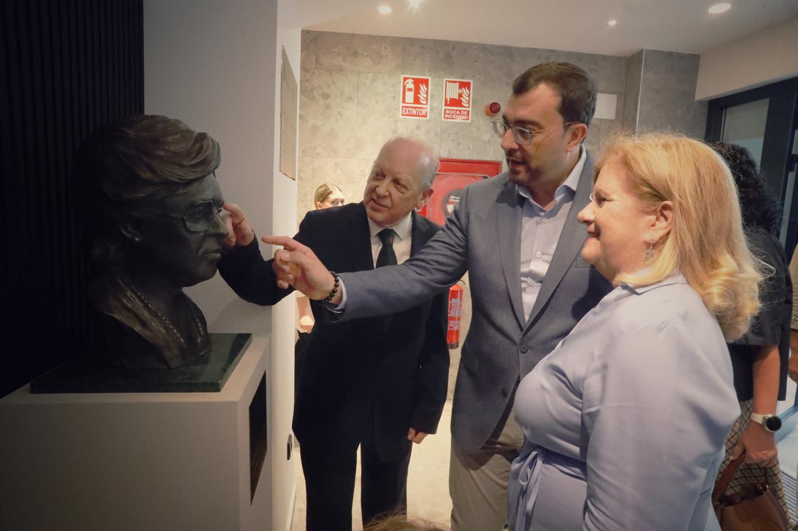 La inauguración del Centro Cultural de Grado, en imágenes