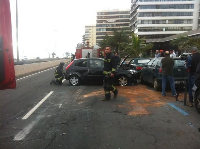 Accidente en el acceso a Juan XXIII desde la Avenida Marítima