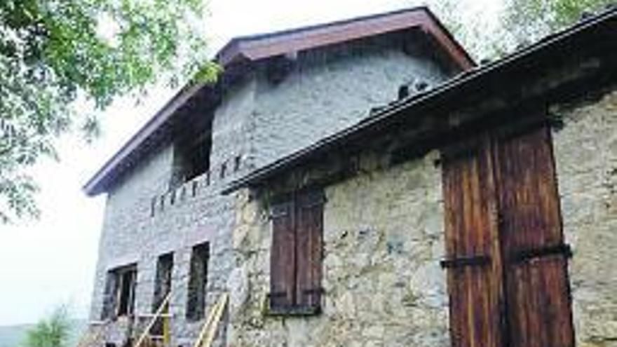 La cabaña convertida en casa en las Fuentes del Narcea.