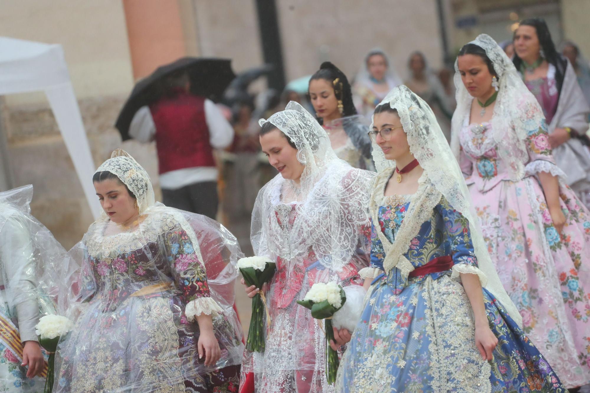 Búscate en el primer día de ofrenda por la calle de la Paz (entre las 18:00 a las 19:00 horas)