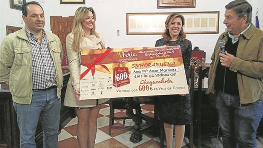 Ana María Amor gana el premio de los 600 euros de Acoep en Montoro