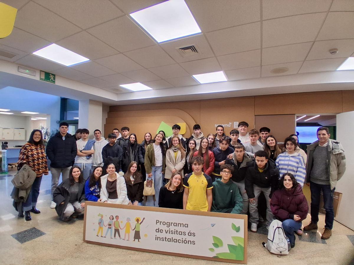 Foto de grupo da excursión a Sogama do Colexio Lar.