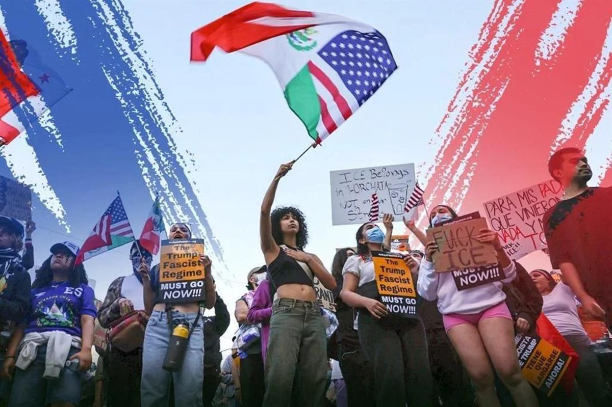 Protesta anti Trump con mención a la horchata en otro cartel.