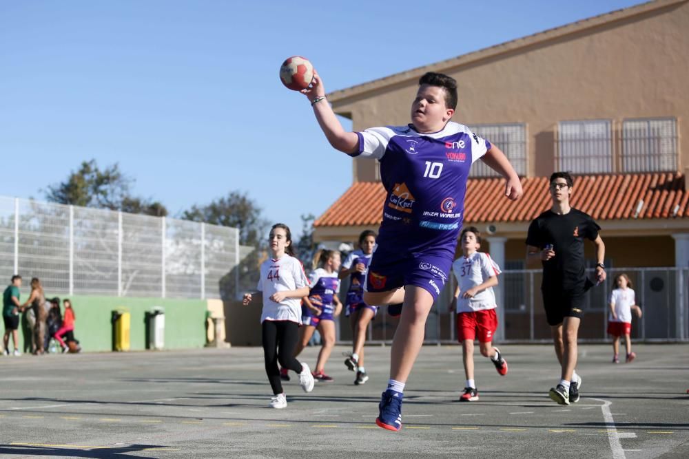 Un centenar de jugadores participan en la diada de promoción alevín celebrada en Sant Jordi