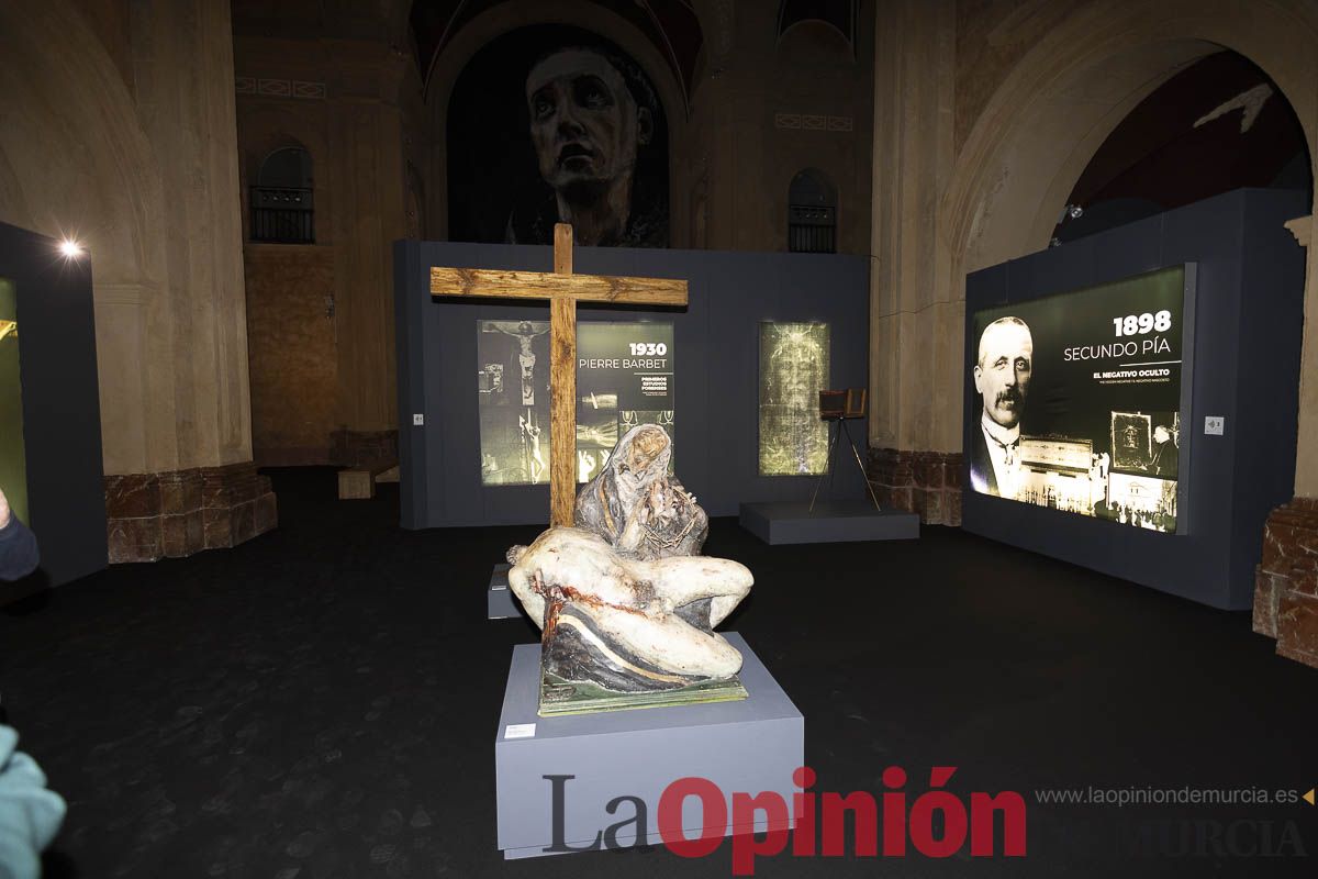 Así ha sido la inauguración de la exposición The Mystery Man en Caravaca. Descubre como es la muestra que atrae a miles de personas