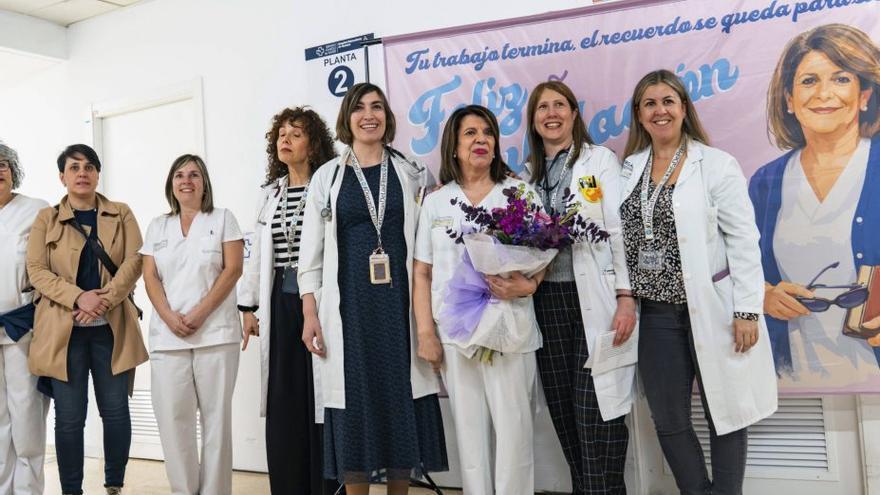 El CHUO se despide de una enfermera ourensana referente en diálisis