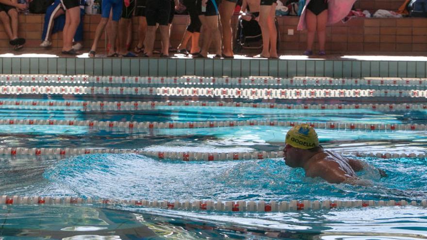 Natación en la piscina del Toosal