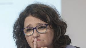 Com Oltra passa a ser Mónica K.