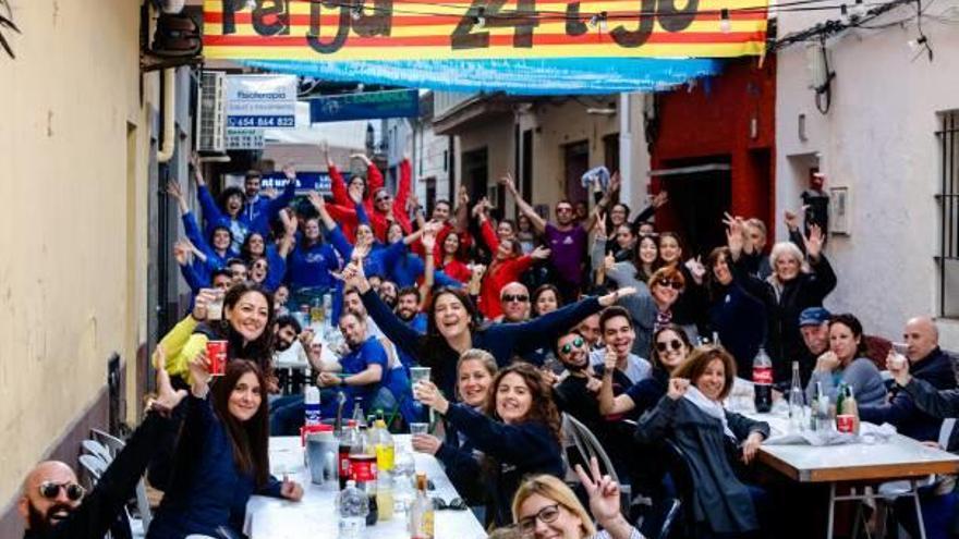 Hermandad Cuando el buen ambiente reina entre los peñistas