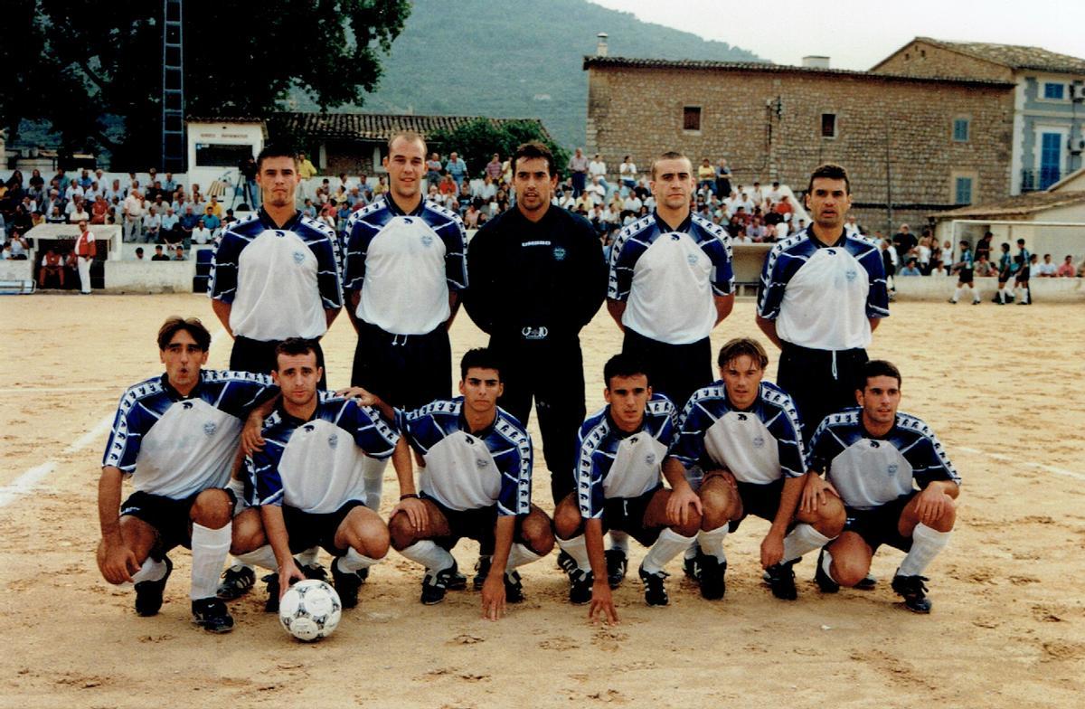 fútbol. 1997 98 CF SOLLER (EN LA CAN MAIOL EN PRETEMPORADA)
