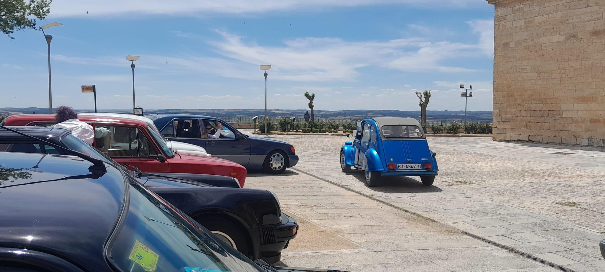 GALERÍA | Reunión de coches clásicos y fiesta de disfraces en Toro