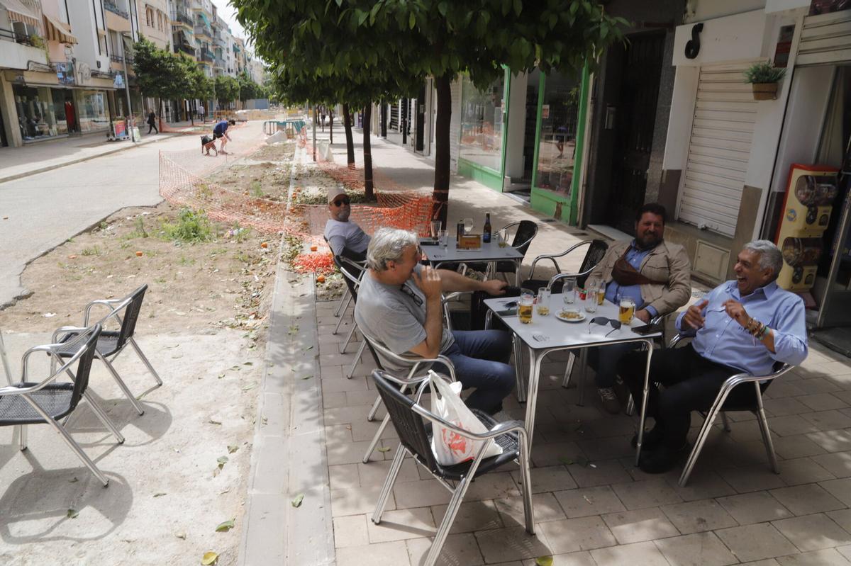 A.J.González Córdoba Obras paralizadas paras en la avenida de la Viñuela