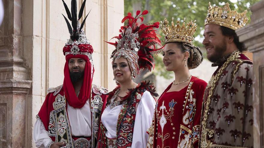 Desfile de Moros y Cristianos en la mañana del dos de mayo en Caravaca