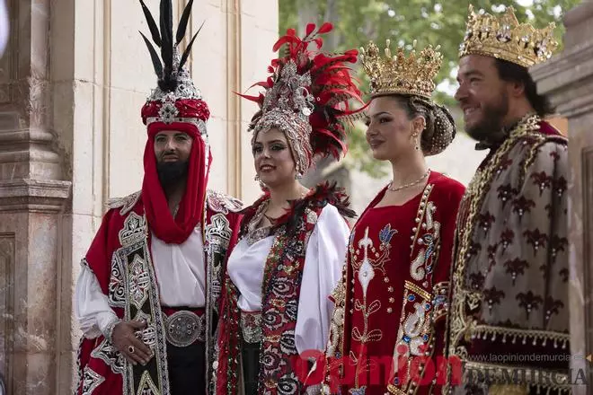 Desfile de Moros y Cristianos en la mañana del dos de mayo en Caravaca