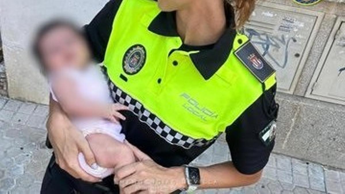 La Policía de Sevilla rescata a una bebéde 40 días