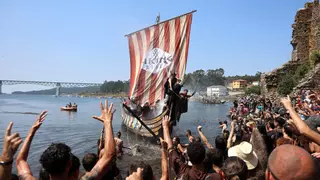 Desembarco Vikingo: una de escandinavos, piratas, romanos e indios del Oeste