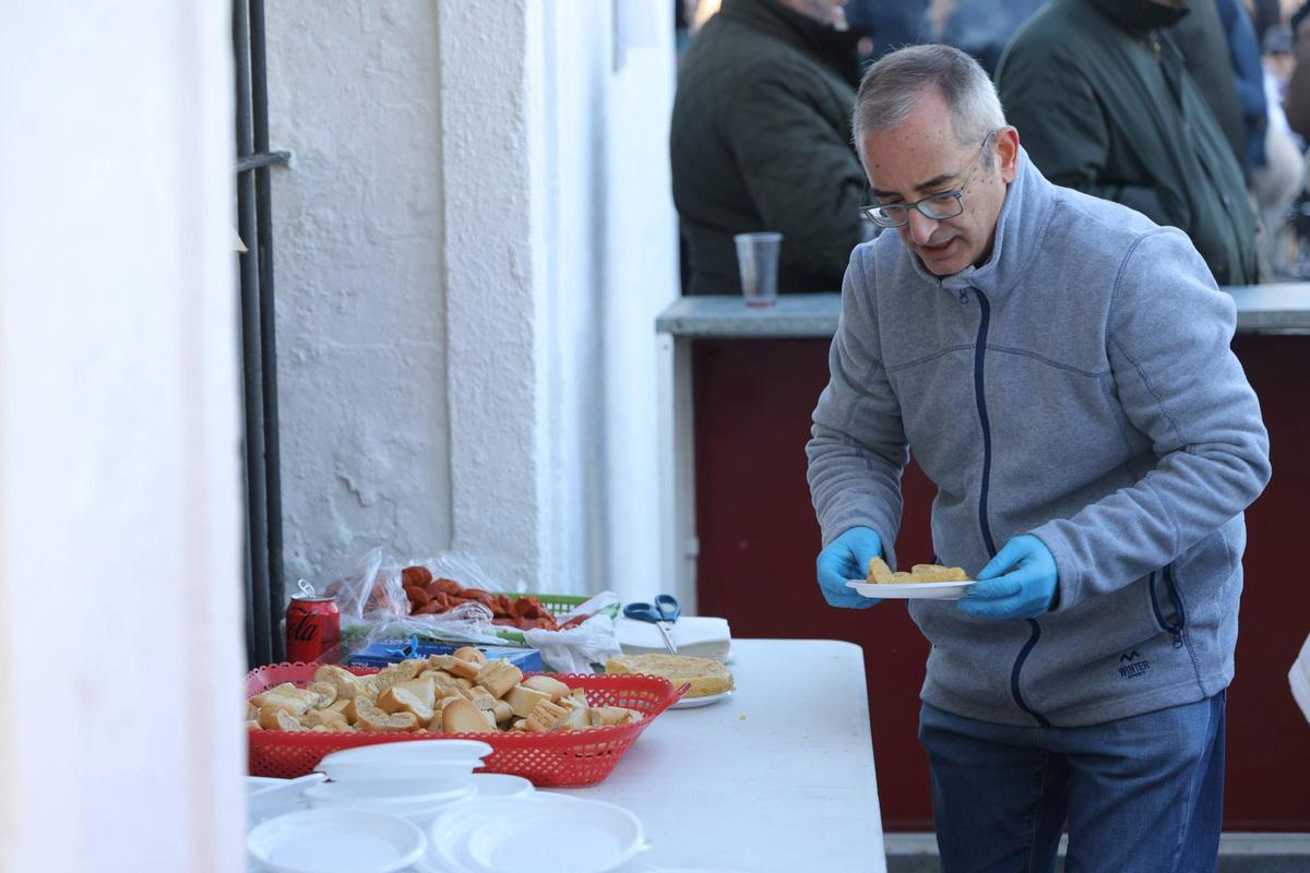 Fotogalería | La romería de los Santos Mártires llena de tradición y ambiente festivo el Paseo Alto de Cáceres