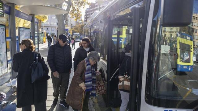 Esta mejora en las líneas de la EMT se aplicará a partir del próximo lunes. |