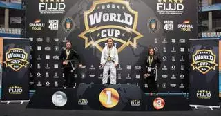 Carla Romero Savall sube a lo más alto del podio en la Copa del Mundo
