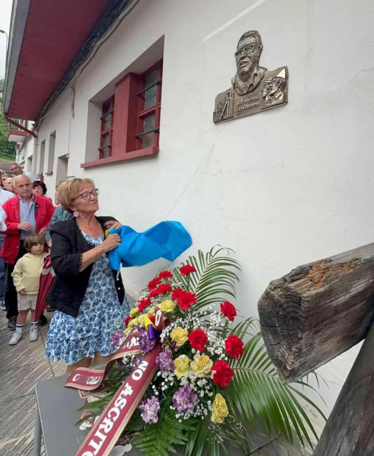 Emotivo homenaje al fallecido Francisco Torre, ya eterno en La Nueva