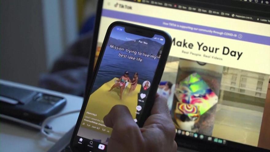 Los magnates tecnológicos fijan el 2030 como el principio del final del móvil