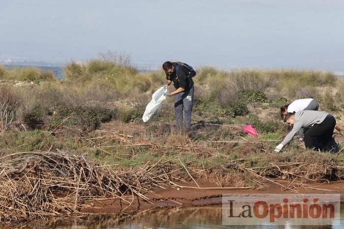 SOS Mar Menor retira dos toneladas de basura