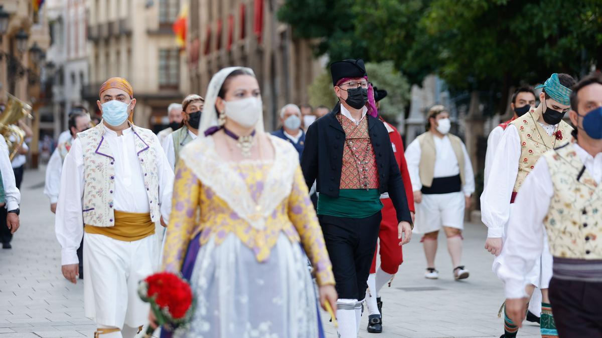 Búscate en el segundo día de Ofrenda por la calle Caballeros (entre las 18.00 y las 19.00 horas)