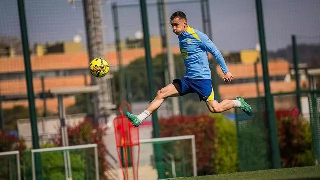 El Barça se ejercita sin los internacionales