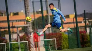 Marc Casadó habría decidido escuchar ofertas: puede salir del Barça