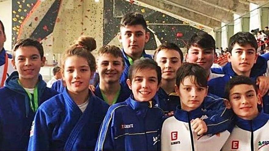 Els infantils d&#039;Esport-7, el Judo Moià i el Judo Ripoll van tenir una destacada actuació a Tortosa