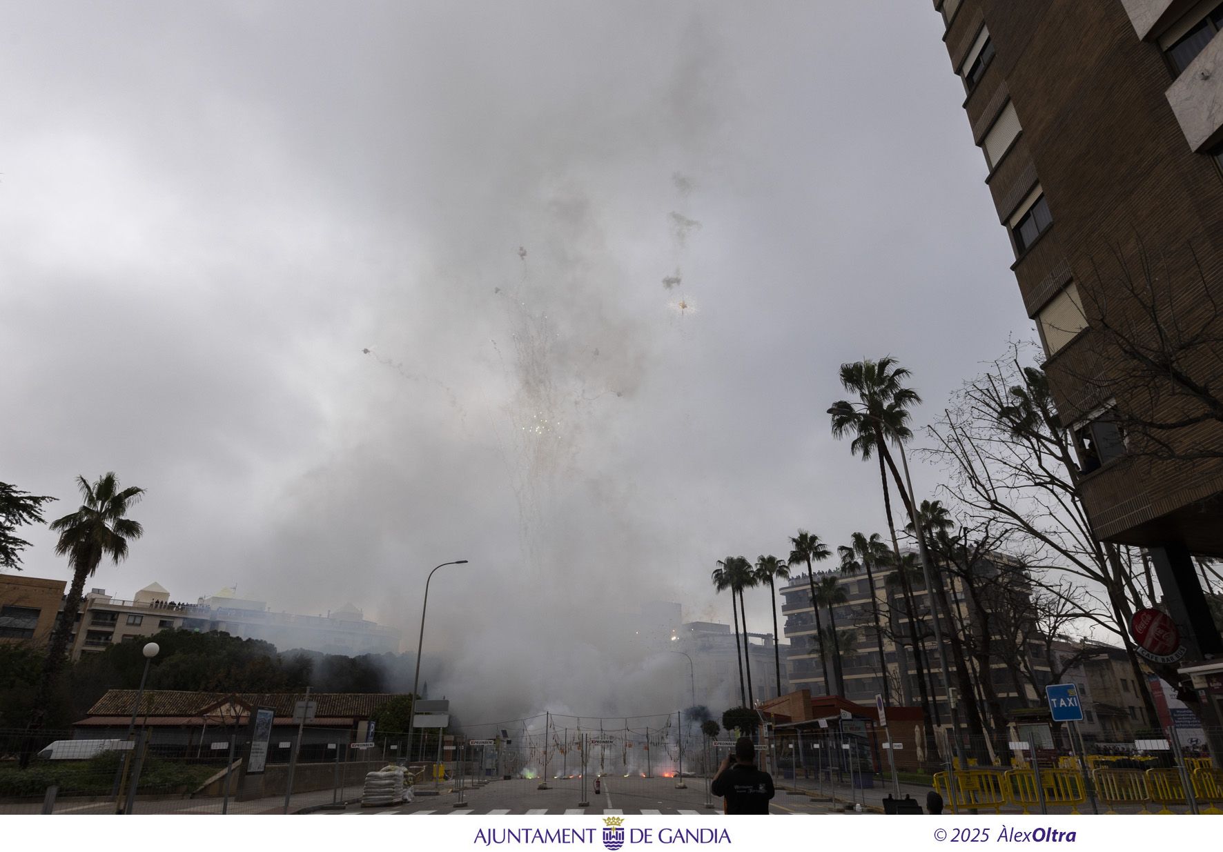 La "mascletà" del dia de Sant Josep en Gandia