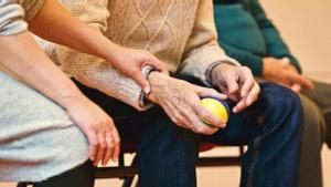 Alzheimer | Pressió perquè les analítiques de detecció precoç arribin als hospitals