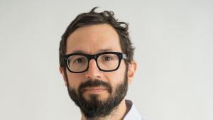 El escritor Francisco Bescós, autor de la novela Mantis.