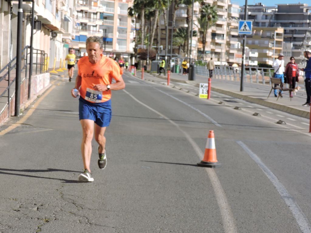 Estos todas las imágenes de la Media Maratón de Águilas