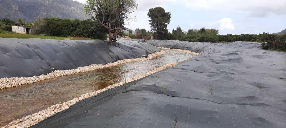 El último tramo del río Vaca en donde se ha actuado, en el término de Benifairó de la Valldigna