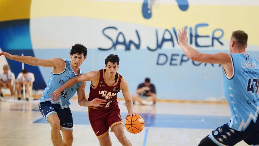 El UCAM Murcia gana y se divierte en San Javier ante el Andorra