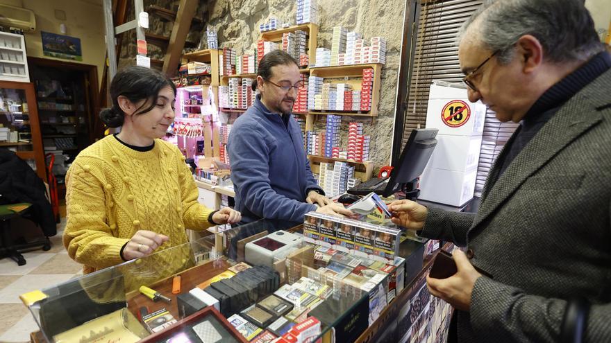 Los estancos, escépticos ante las medidas de restricción: “El número de fumadores no varía”