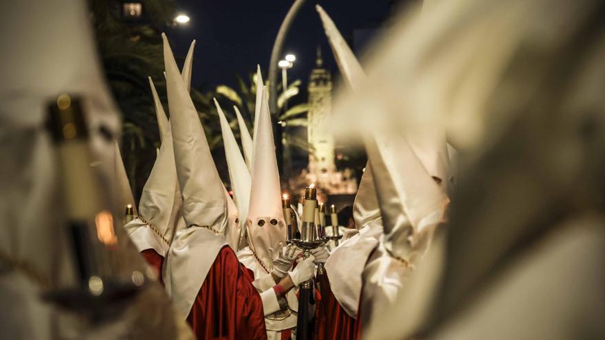 Las mejores imágenes de un espectacular Jueves Santo en Alicante