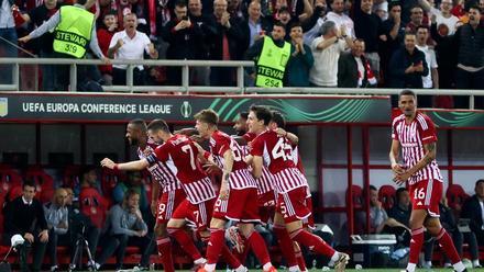 Resumen, goles y highlights del Olympiacos 2 - 0 Aston Villa de la vuelta de semifinales de la Conference League