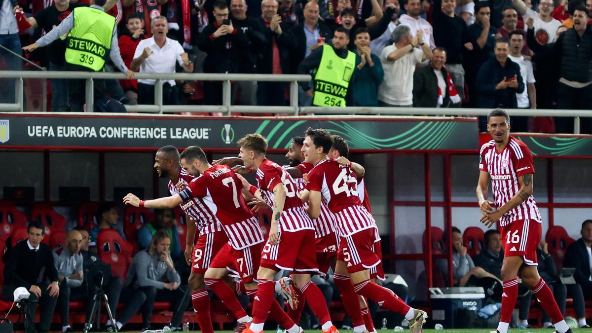 Resumen, goles y highlights del Olympiacos 2 - 0 Aston Villa de la vuelta de semifinales de la Conference League