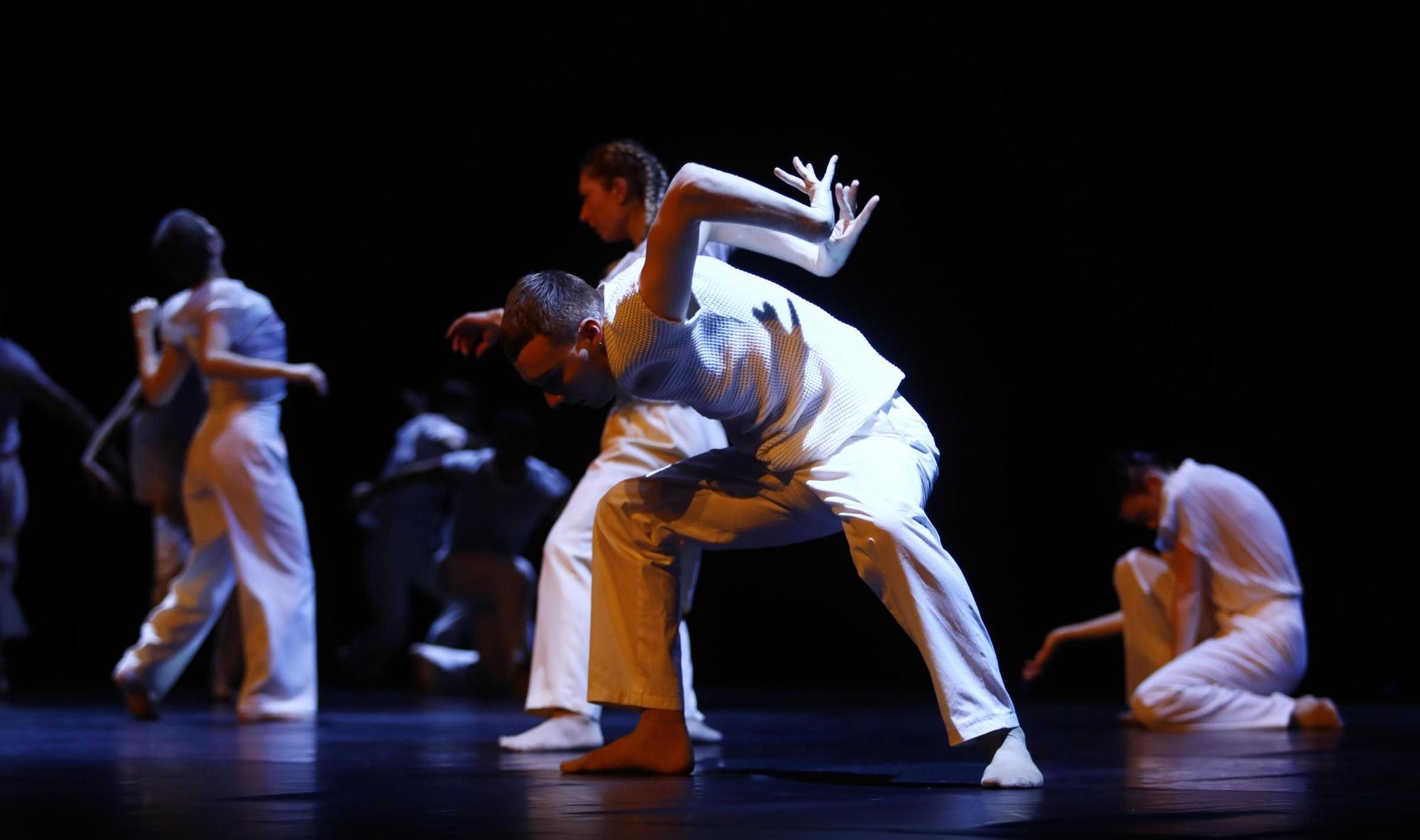 En imágenes | Espectáculo de danza "El Hilo Rojo" en el Palacio de Congresos de Zaragoza