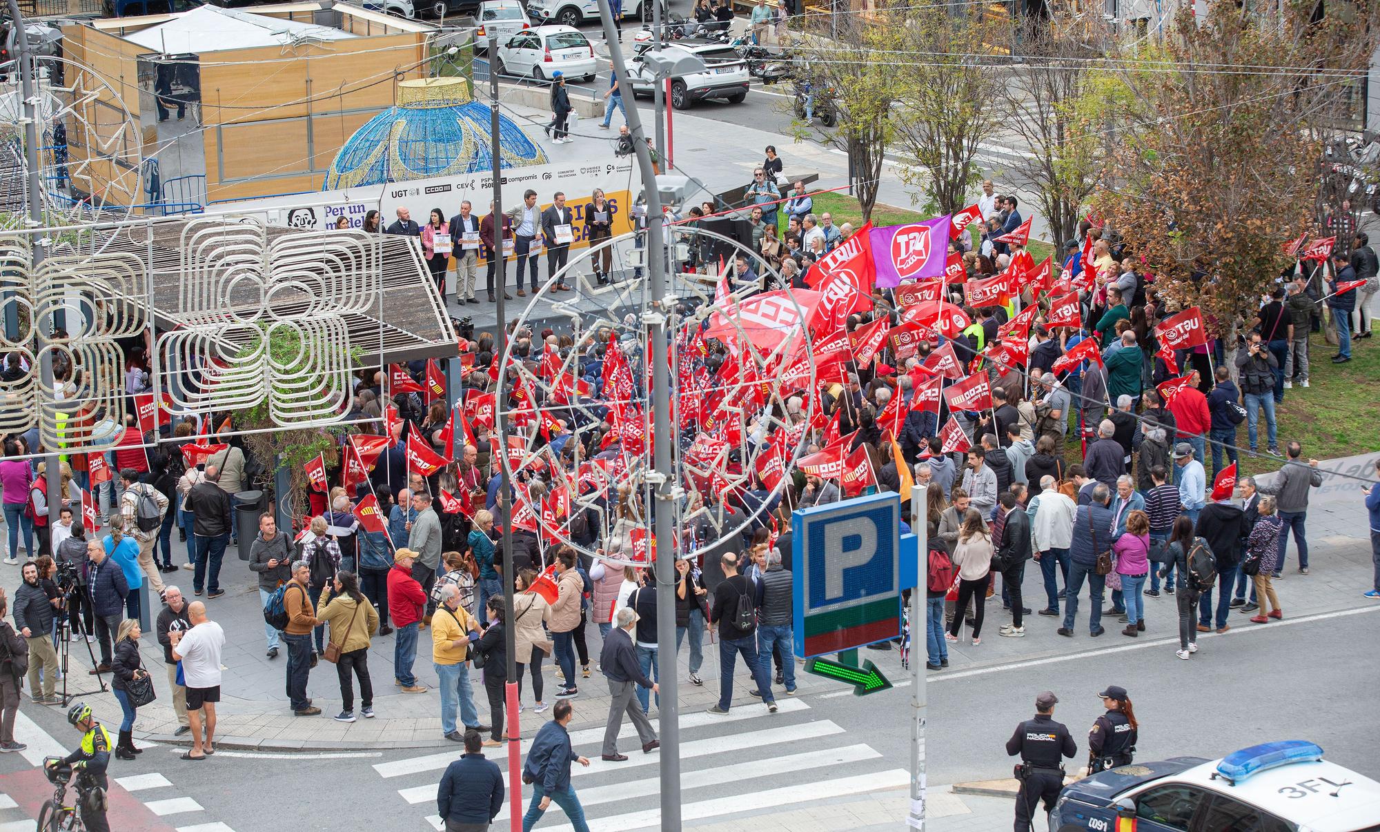 Concentración para reclamar una financiación justa para la provincia de Alicante