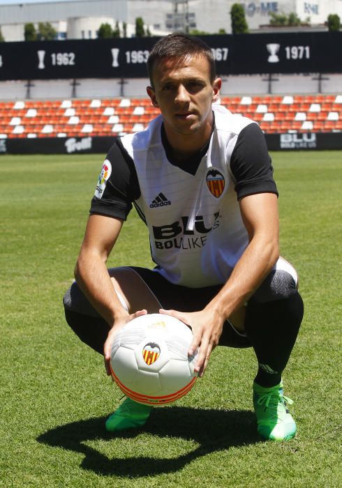 El Valencia CF presenta a Maksimovic